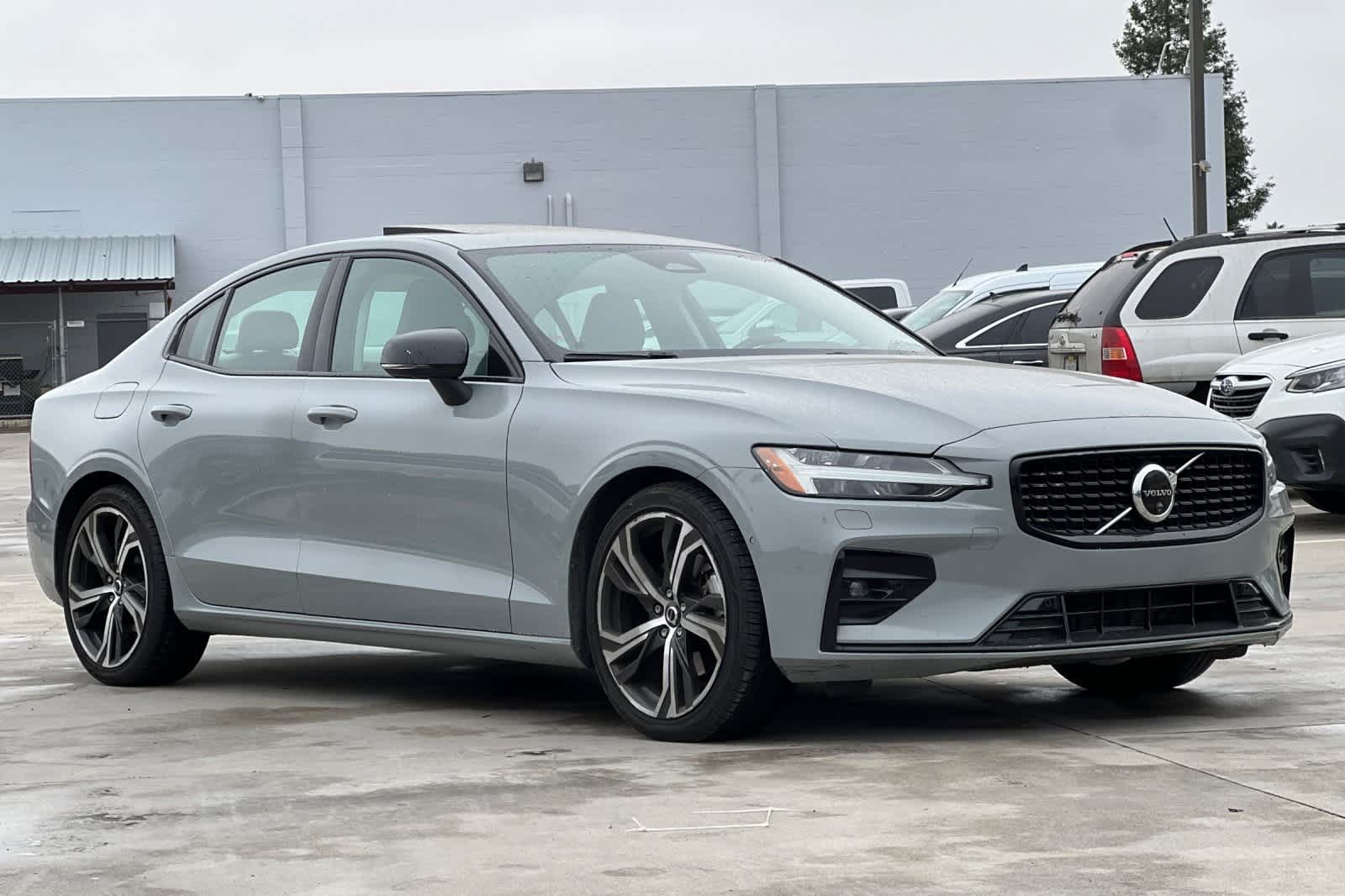 Thumbnail: 2024 Volvo S60 - 10