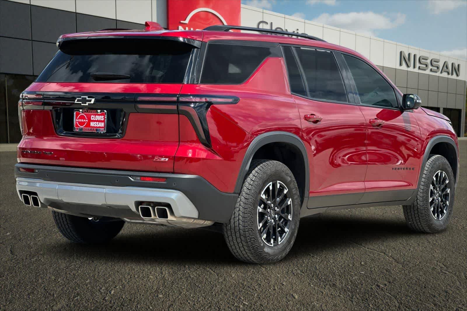 Thumbnail: 2025 Chevrolet Traverse - 3