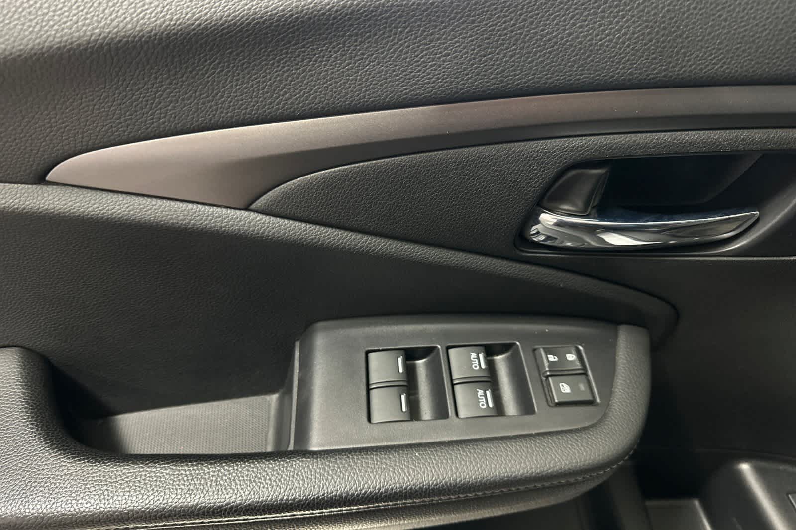 Thumbnail: 2019 Honda Ridgeline - 15