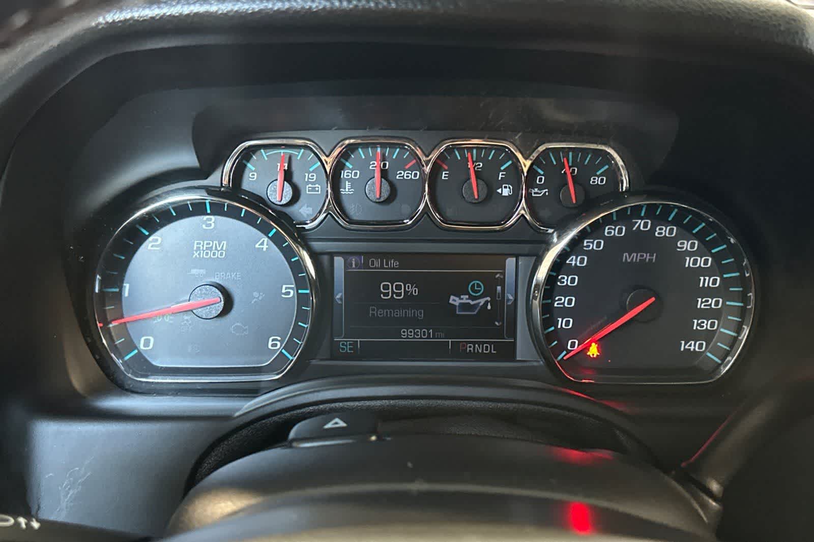 Thumbnail: 2018 Chevrolet Tahoe - 31