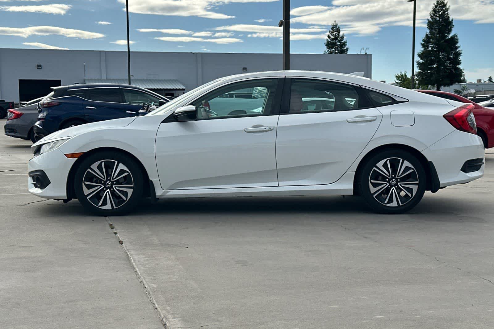 Thumbnail: 2017 Honda Civic - 6