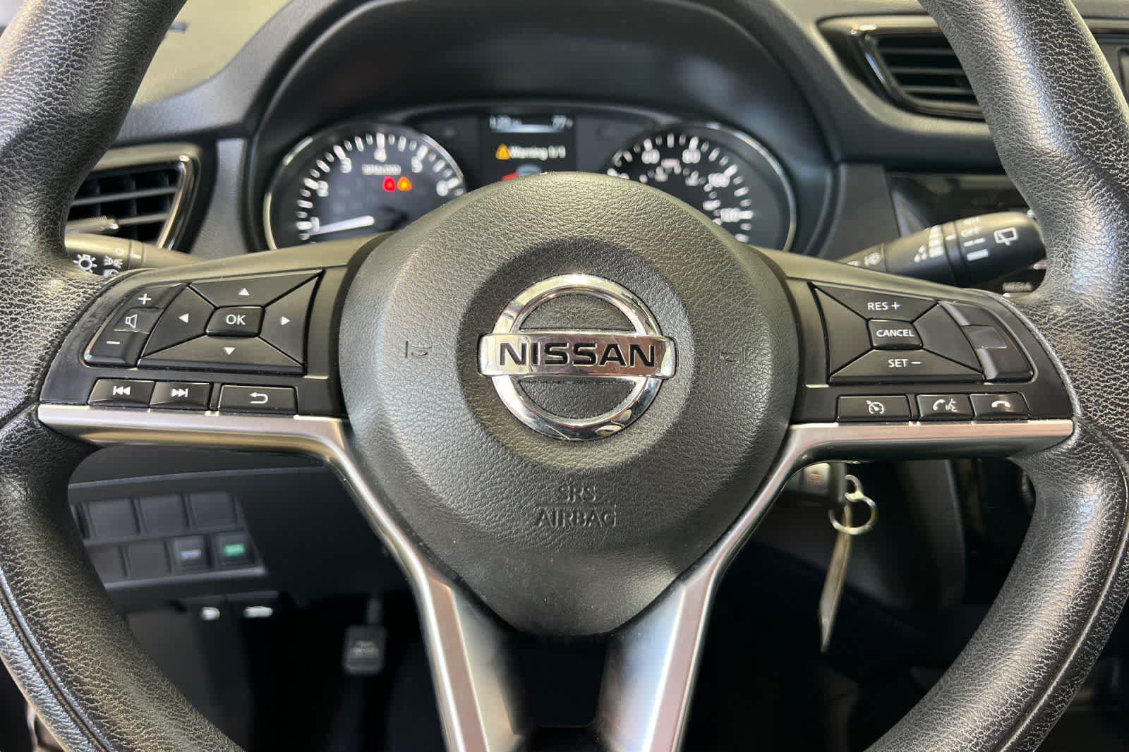 Thumbnail: 2017 Nissan Rogue - 24