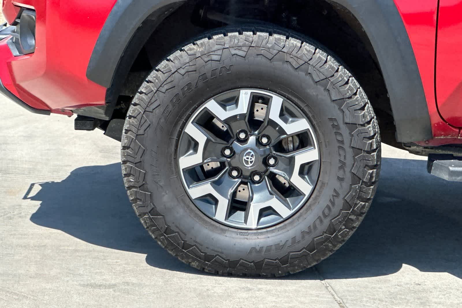 Thumbnail: 2022 Toyota Tacoma - 12