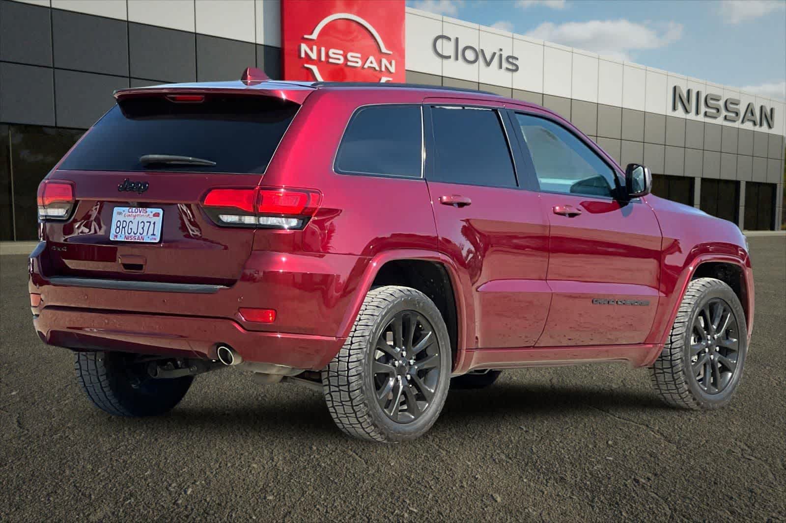 Thumbnail: 2020 Jeep Grand Cherokee - 3