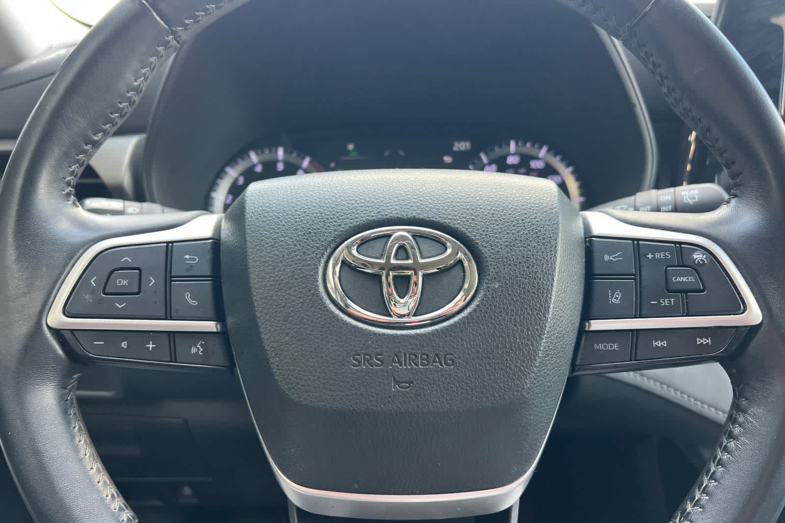 Thumbnail: 2023 Toyota Highlander - 26