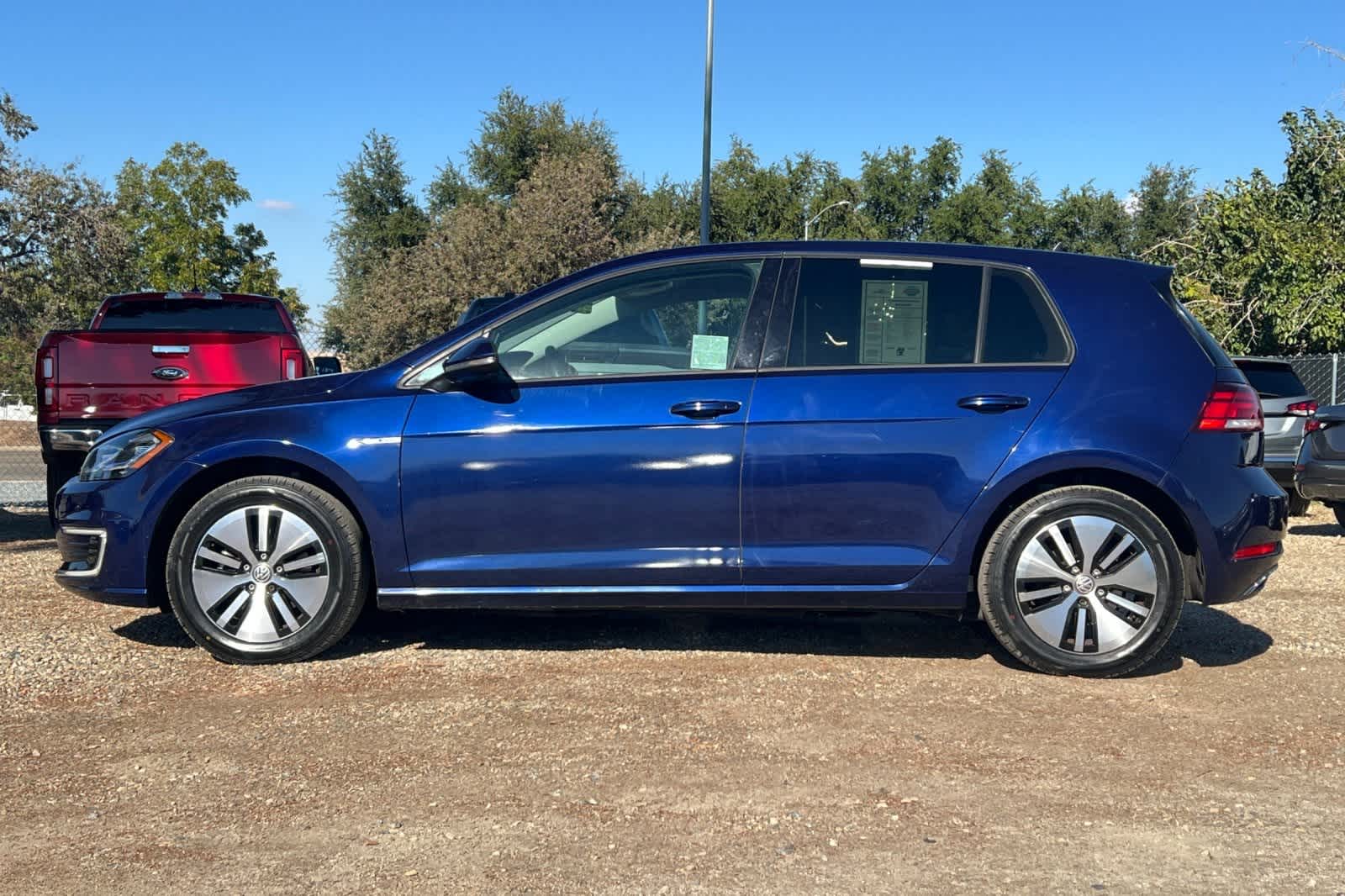 Thumbnail: 2018 Volkswagen e-Golf - 6