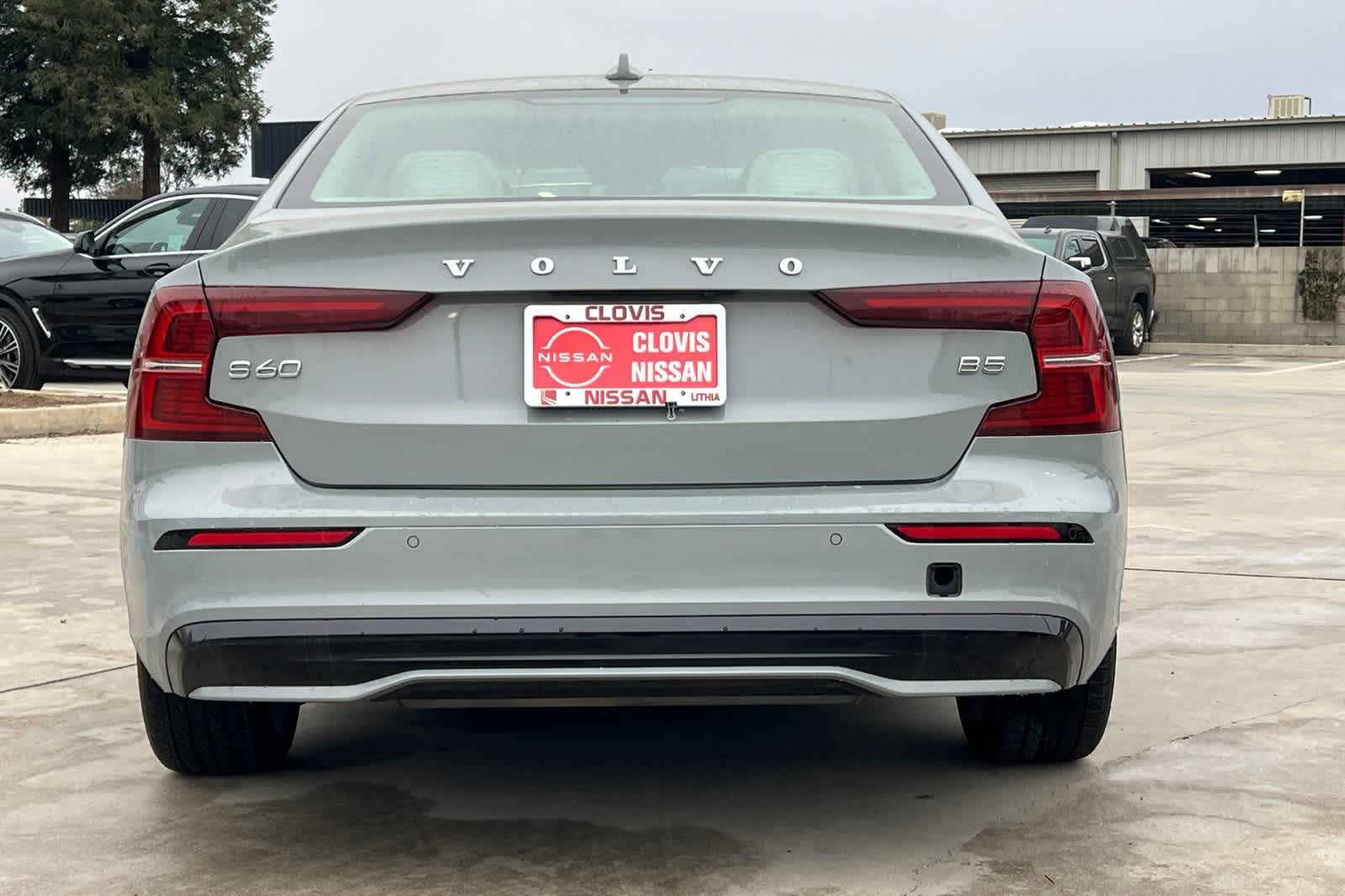 Thumbnail: 2024 Volvo S60 - 8