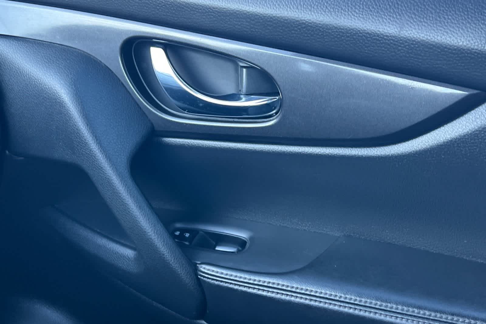 Thumbnail: 2020 Nissan Rogue - 21