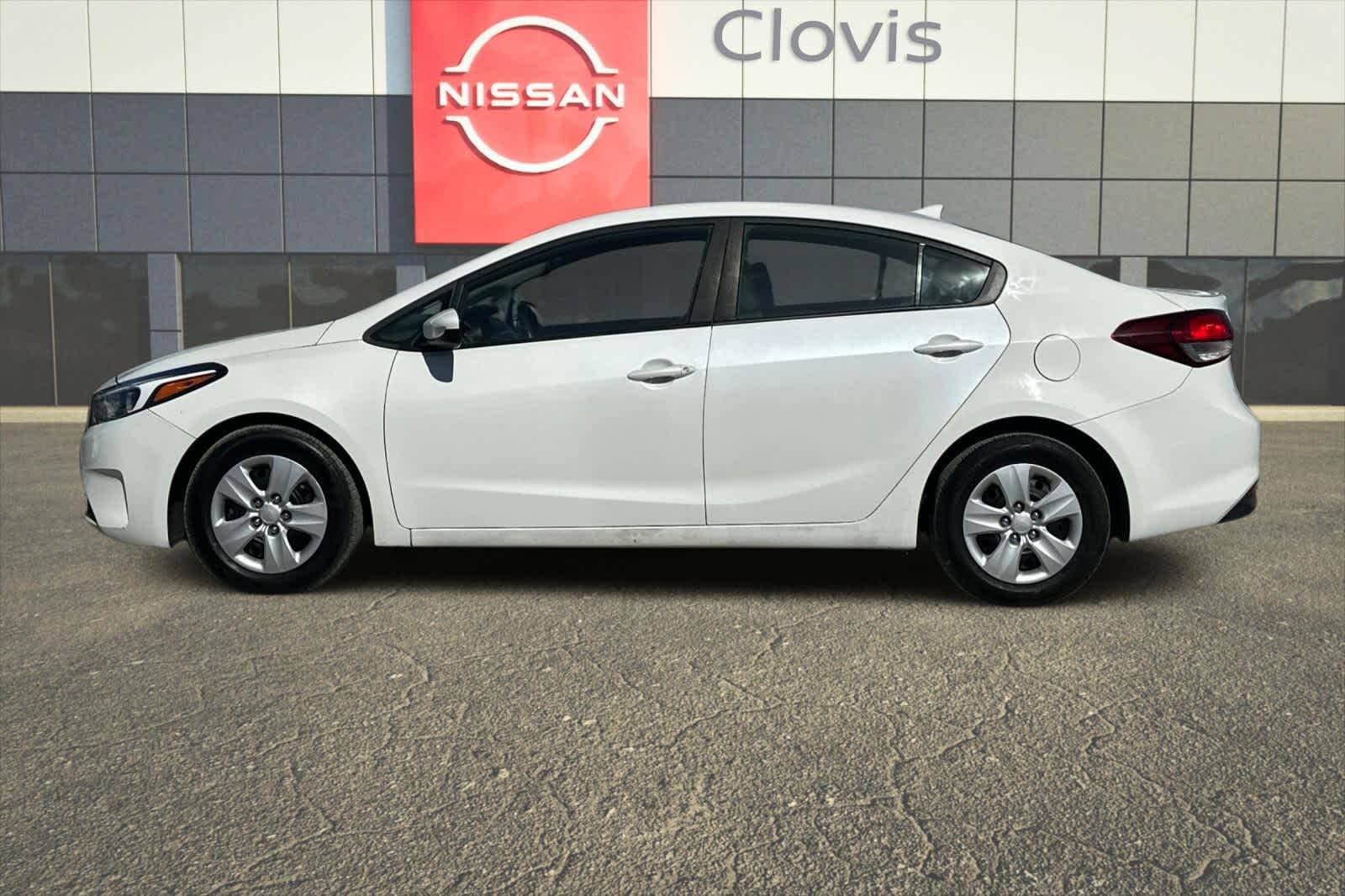 Thumbnail: 2017 Kia Forte - 6