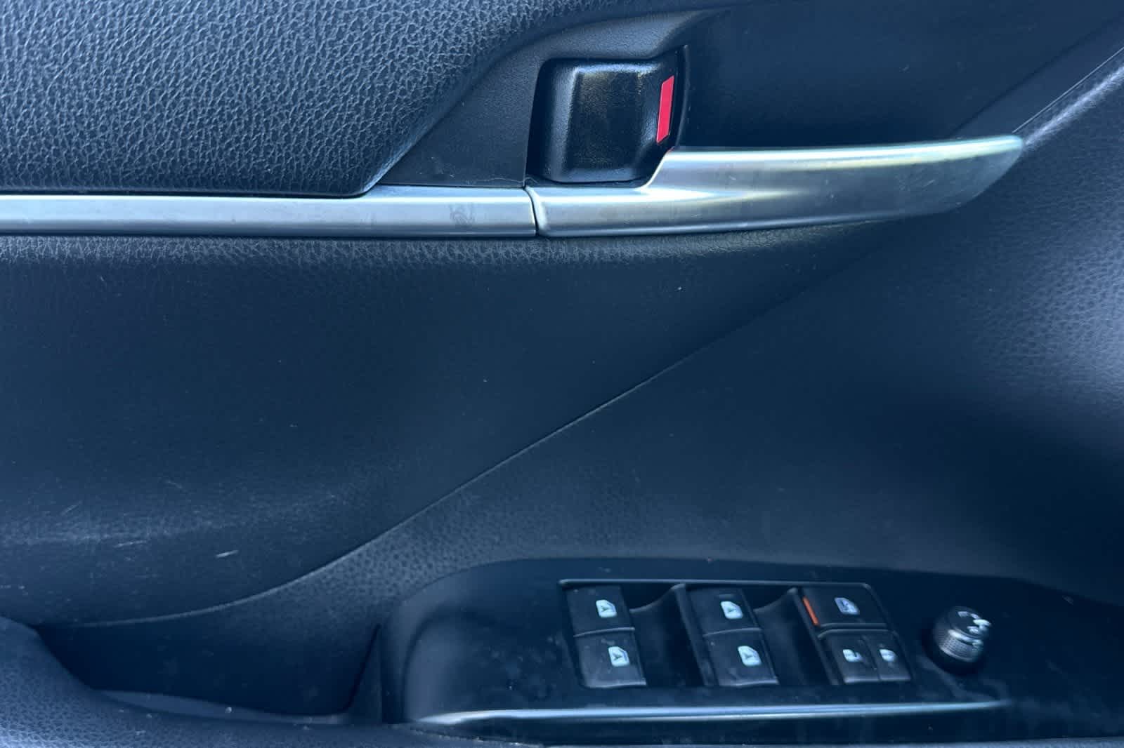 Thumbnail: 2018 Toyota Camry - 13