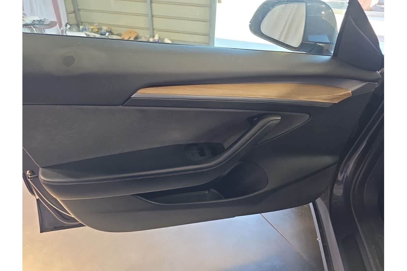 Thumbnail: 2023 Tesla Model 3 - 19