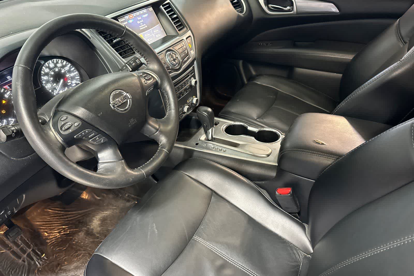 Thumbnail: 2020 Nissan Pathfinder - 14