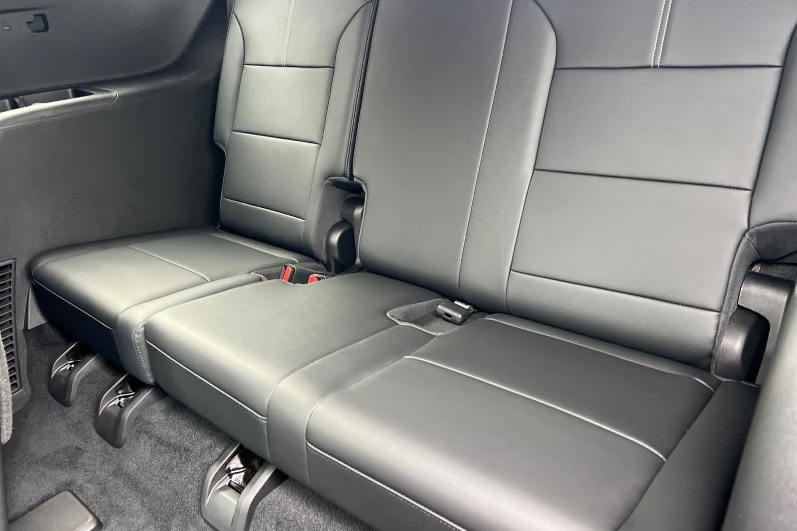 Thumbnail: 2024 GMC Acadia - 17