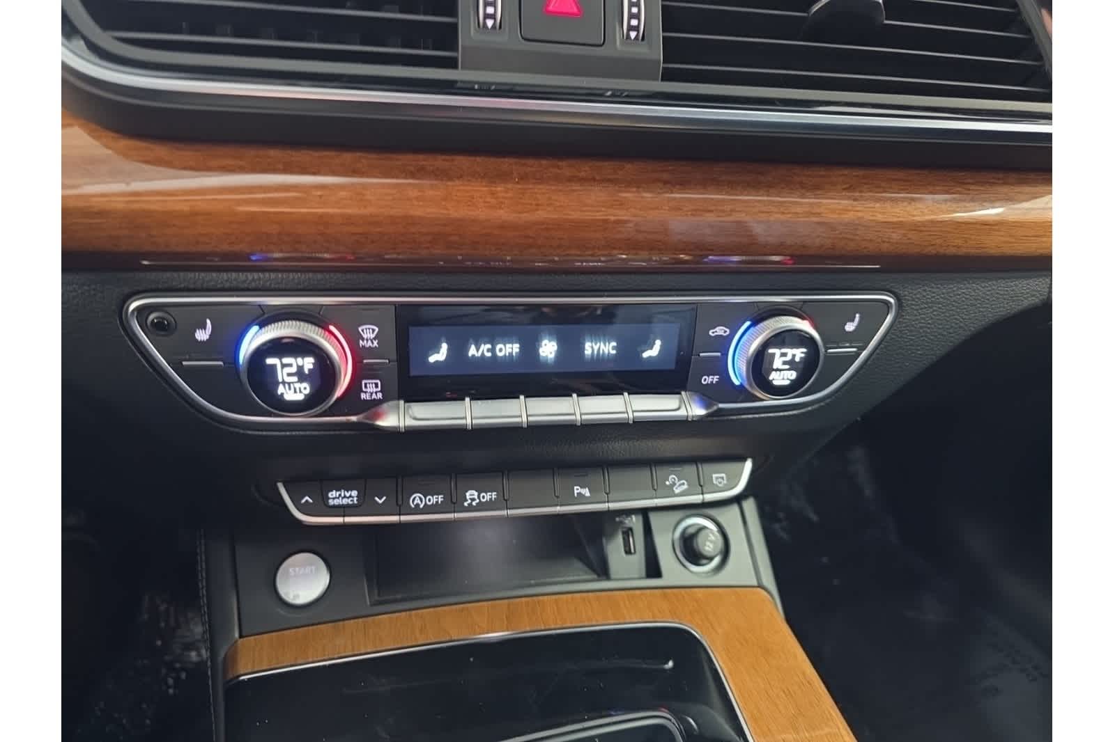 Thumbnail: 2023 Audi Q5 - 22