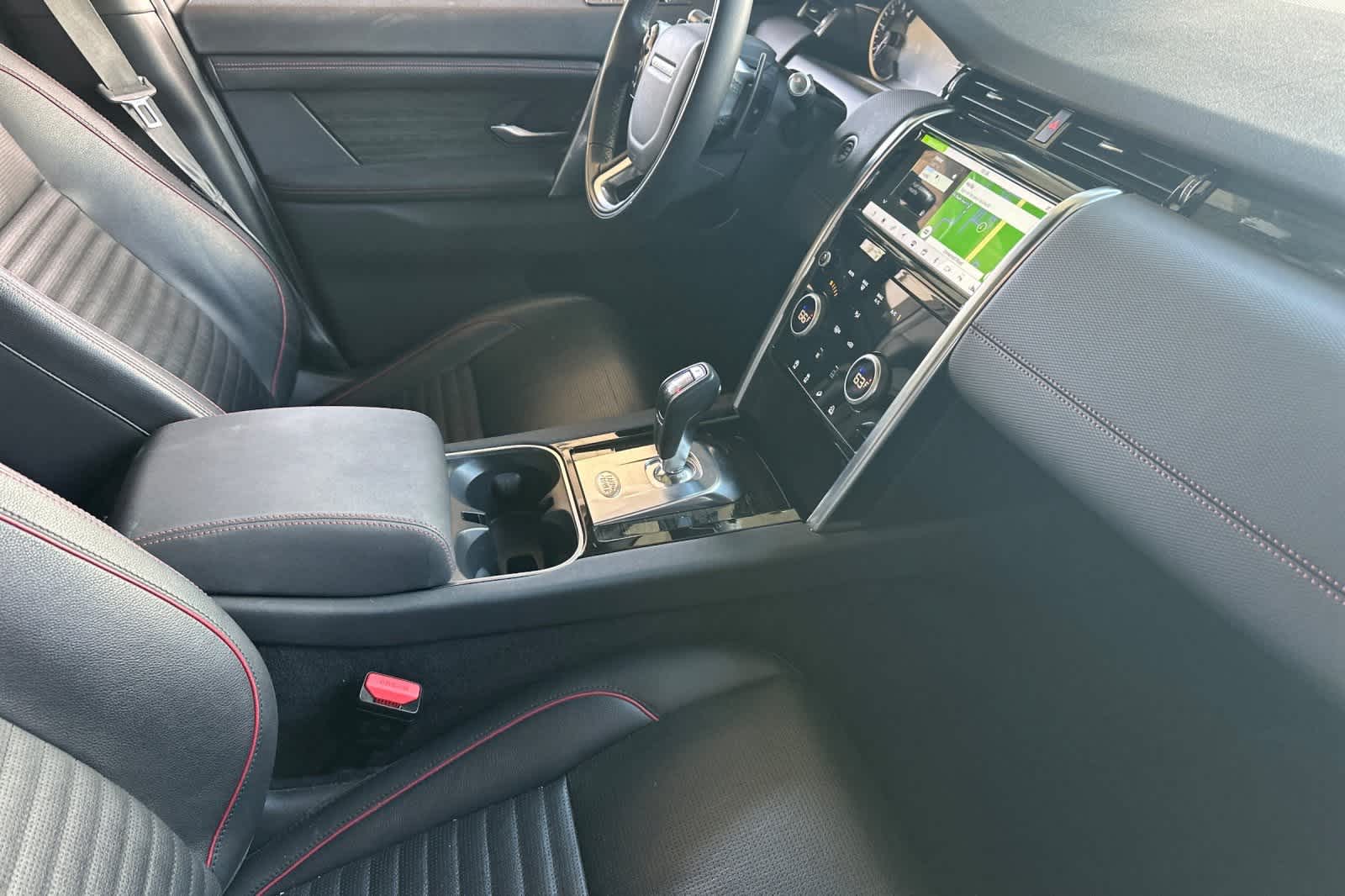 Thumbnail: 2020 Land Rover Discovery Sport - 20