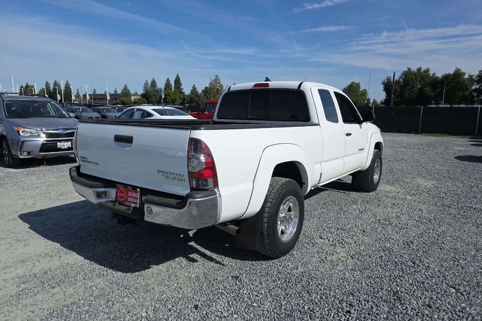 Thumbnail: 2014 Toyota Tacoma - 3