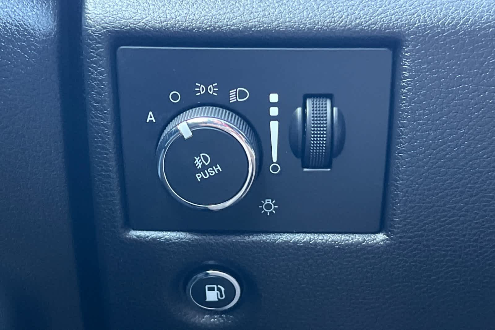 Thumbnail: 2021 Jeep Grand Cherokee - 34