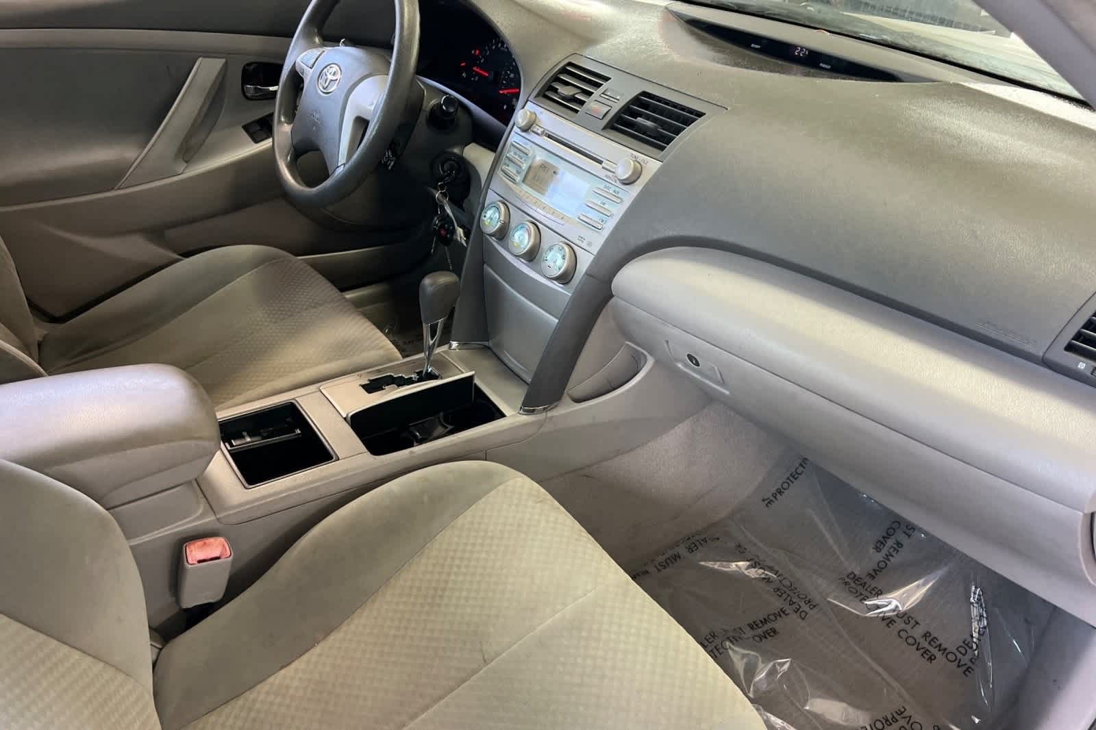 2009 Toyota Camry LE 18