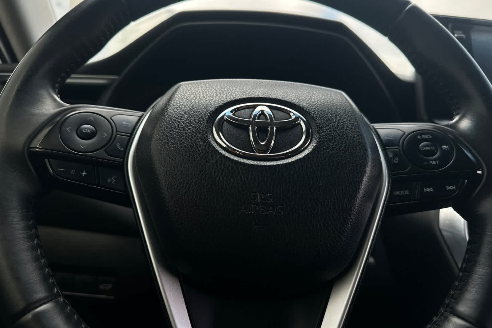 Thumbnail: 2021 Toyota Venza - 26