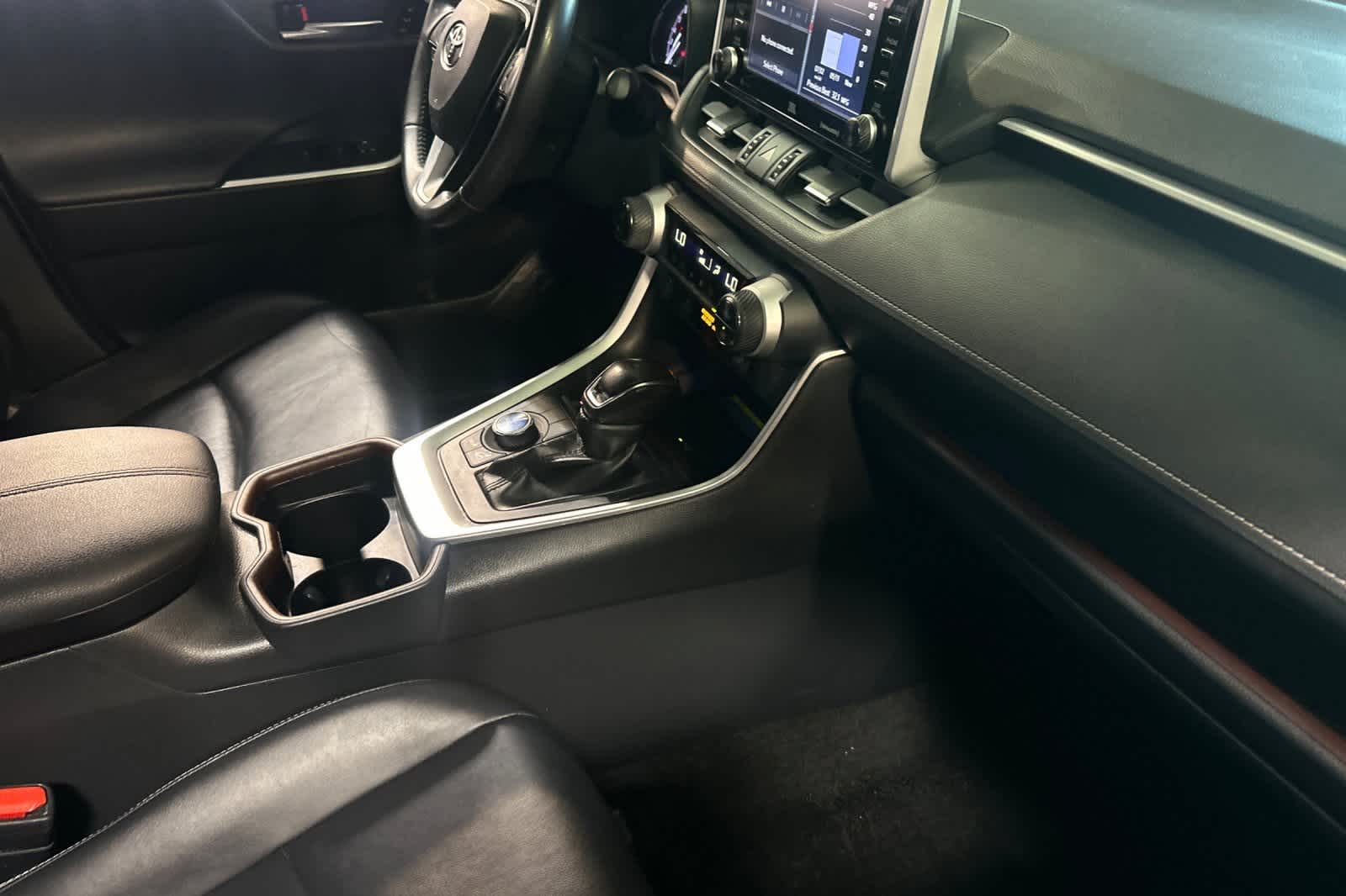 Thumbnail: 2019 Toyota RAV4 - 19