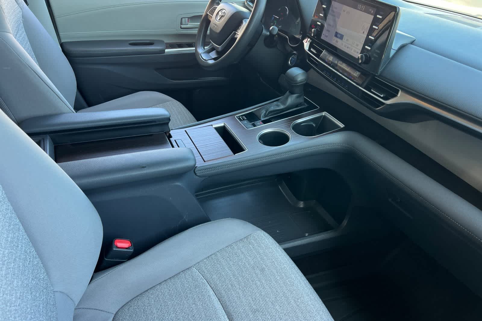 Thumbnail: 2021 Toyota Sienna - 20