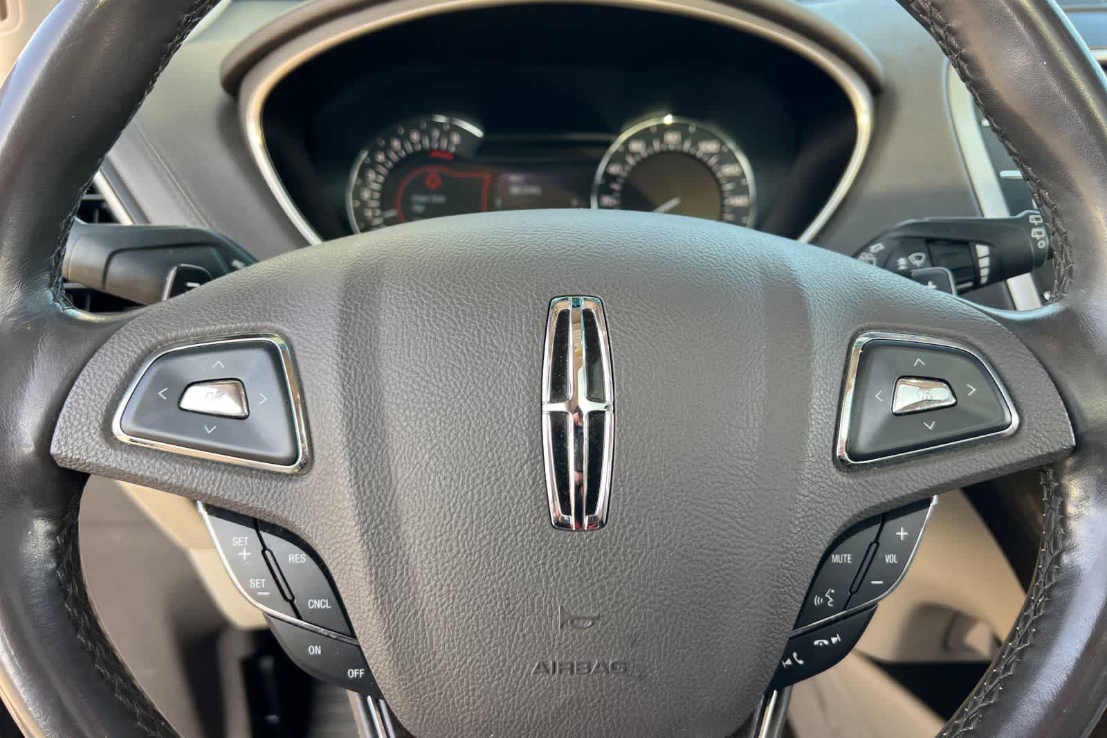 Thumbnail: 2016 Lincoln MKX - 27