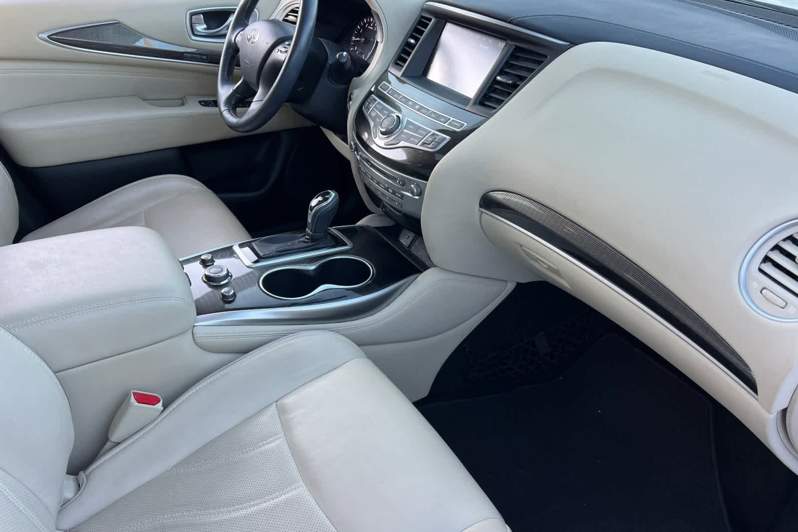 Thumbnail: 2019 INFINITI QX60 - 18