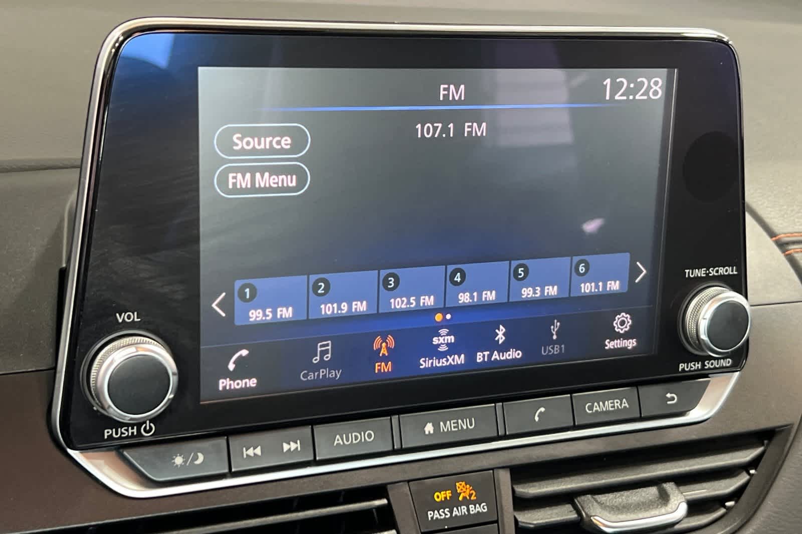 2022 Nissan Altima SR 18