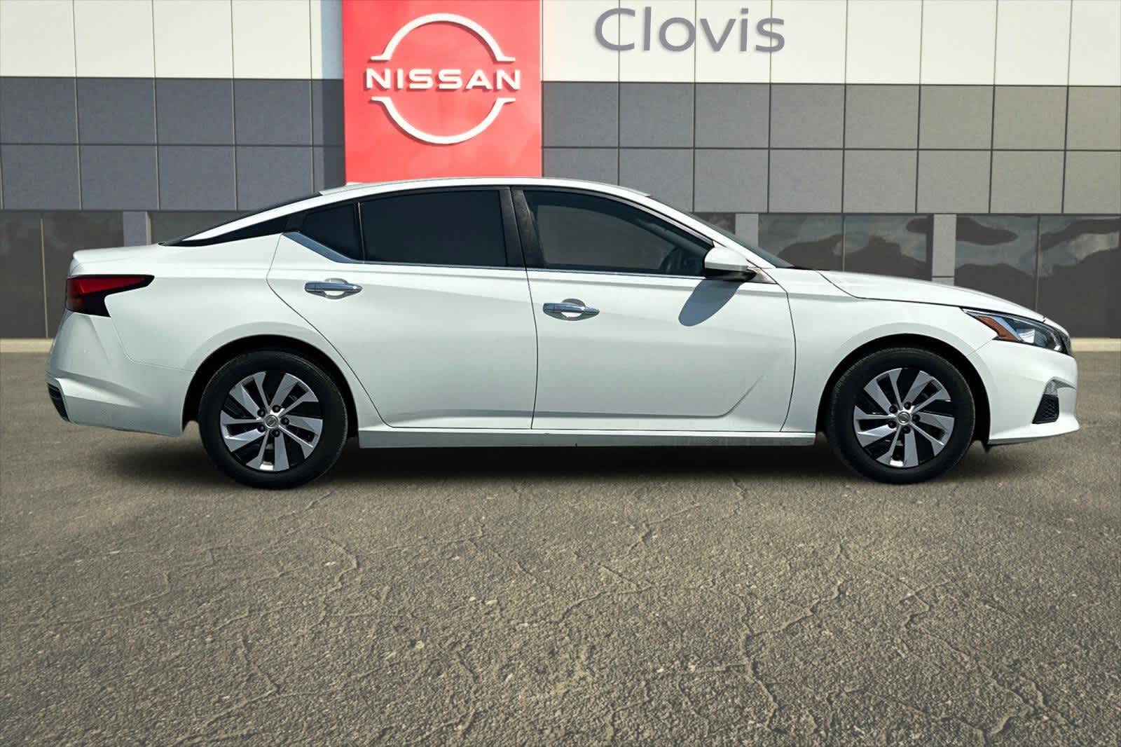 Thumbnail: 2019 Nissan Altima - 9