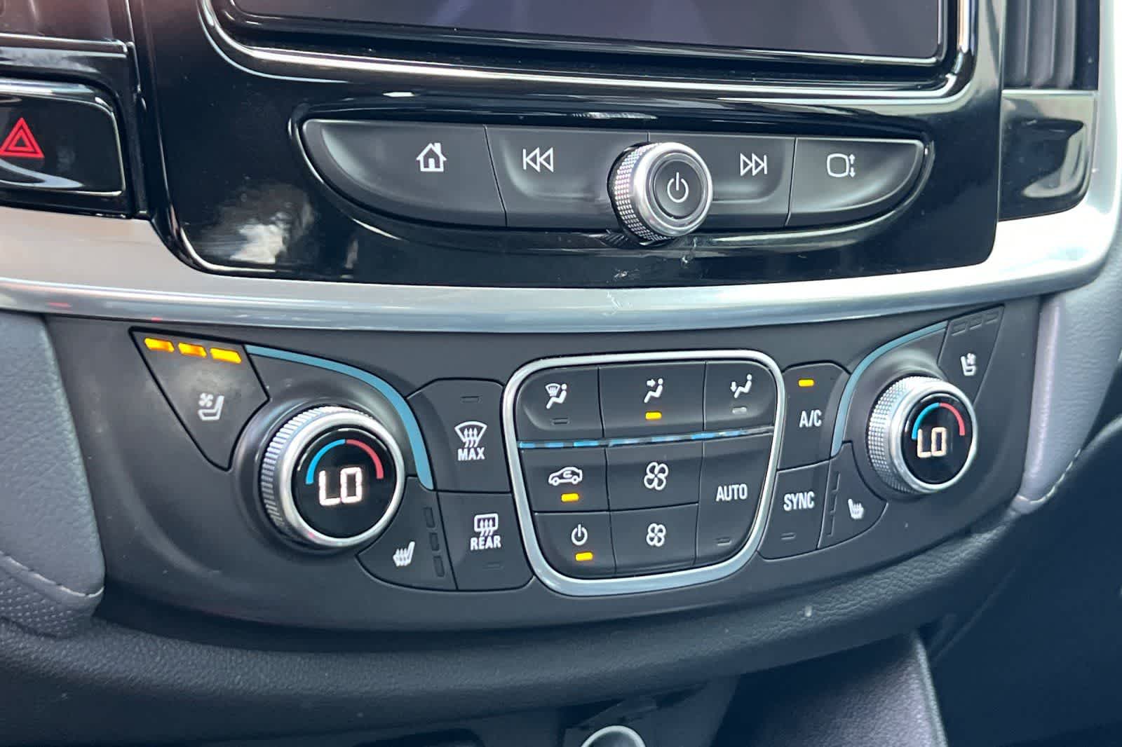 Thumbnail: 2020 Chevrolet Traverse - 27