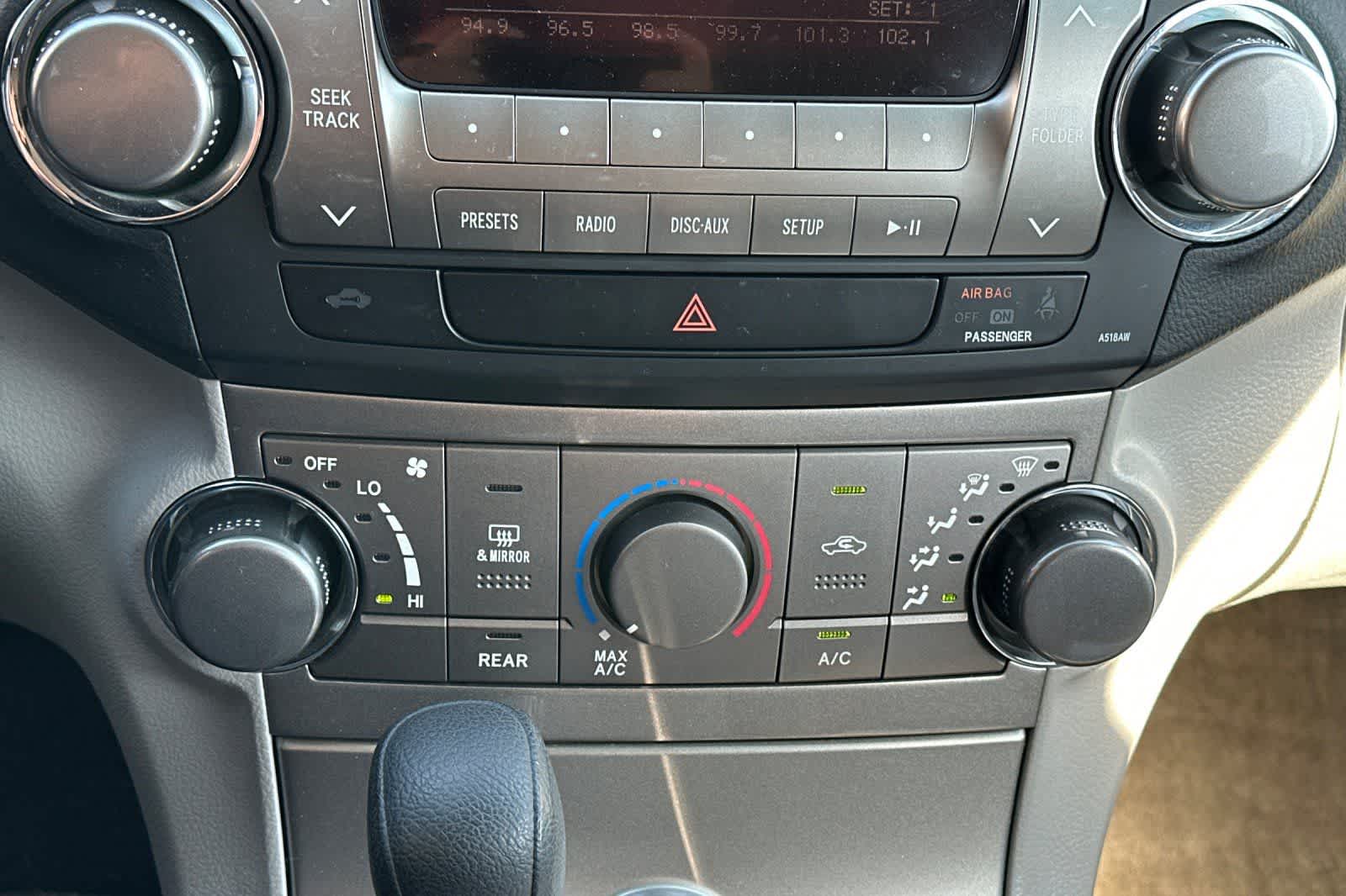 Thumbnail: 2011 Toyota Highlander - 22