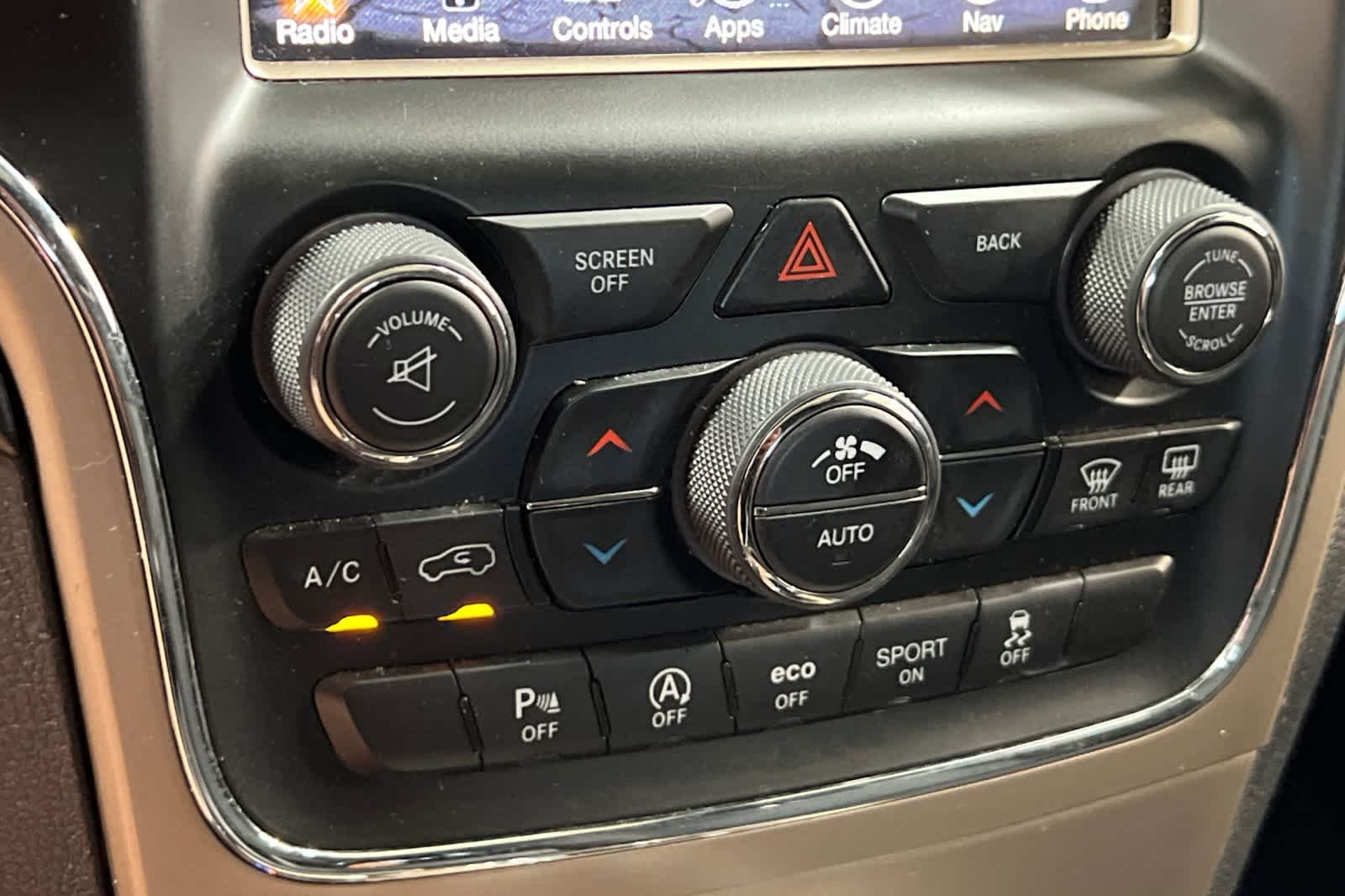 Thumbnail: 2016 Jeep Grand Cherokee - 24
