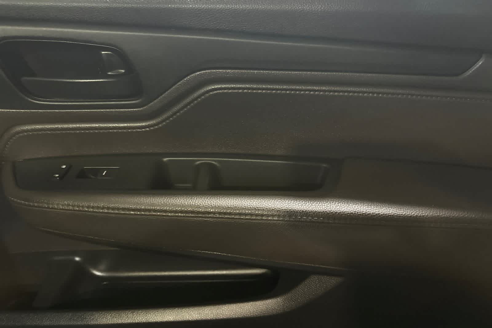 Thumbnail: 2018 Honda Odyssey - 21