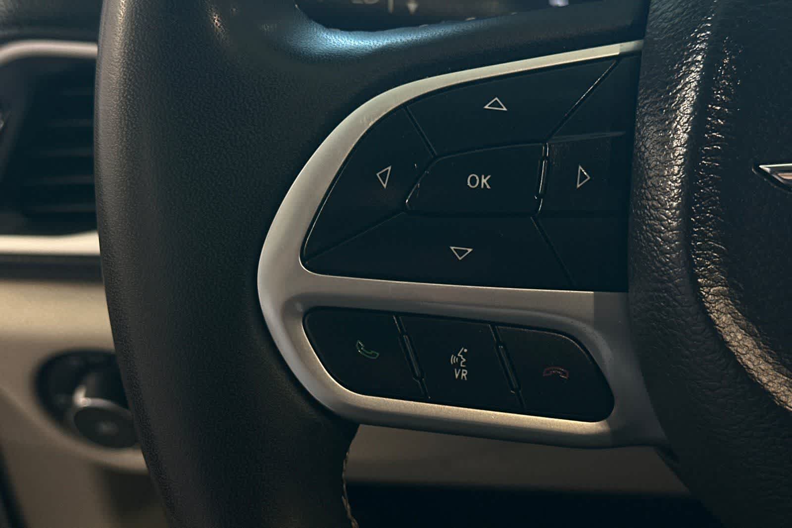 Thumbnail: 2022 Chrysler Pacifica - 31