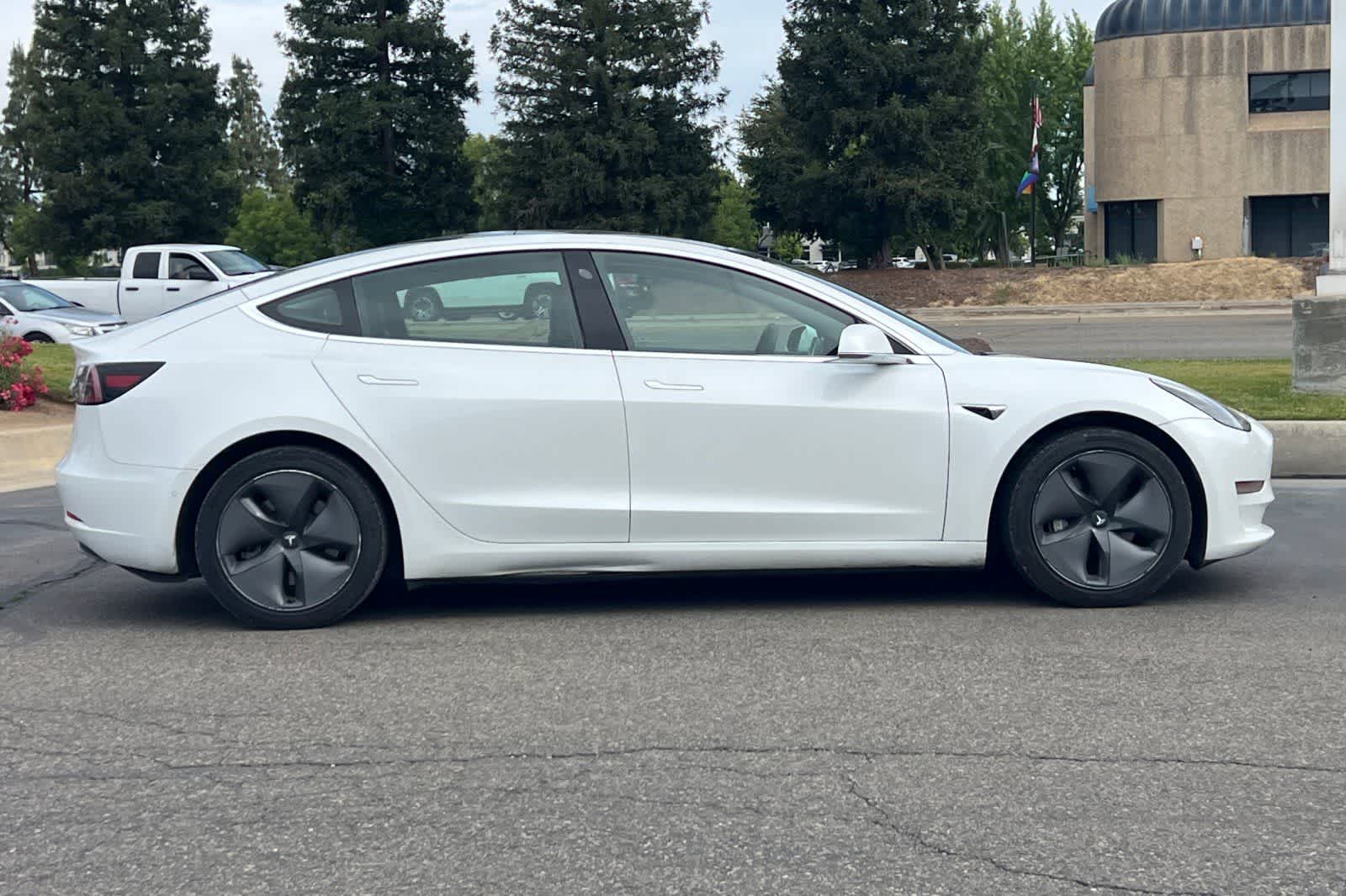 Thumbnail: 2019 Tesla Model 3 - 9