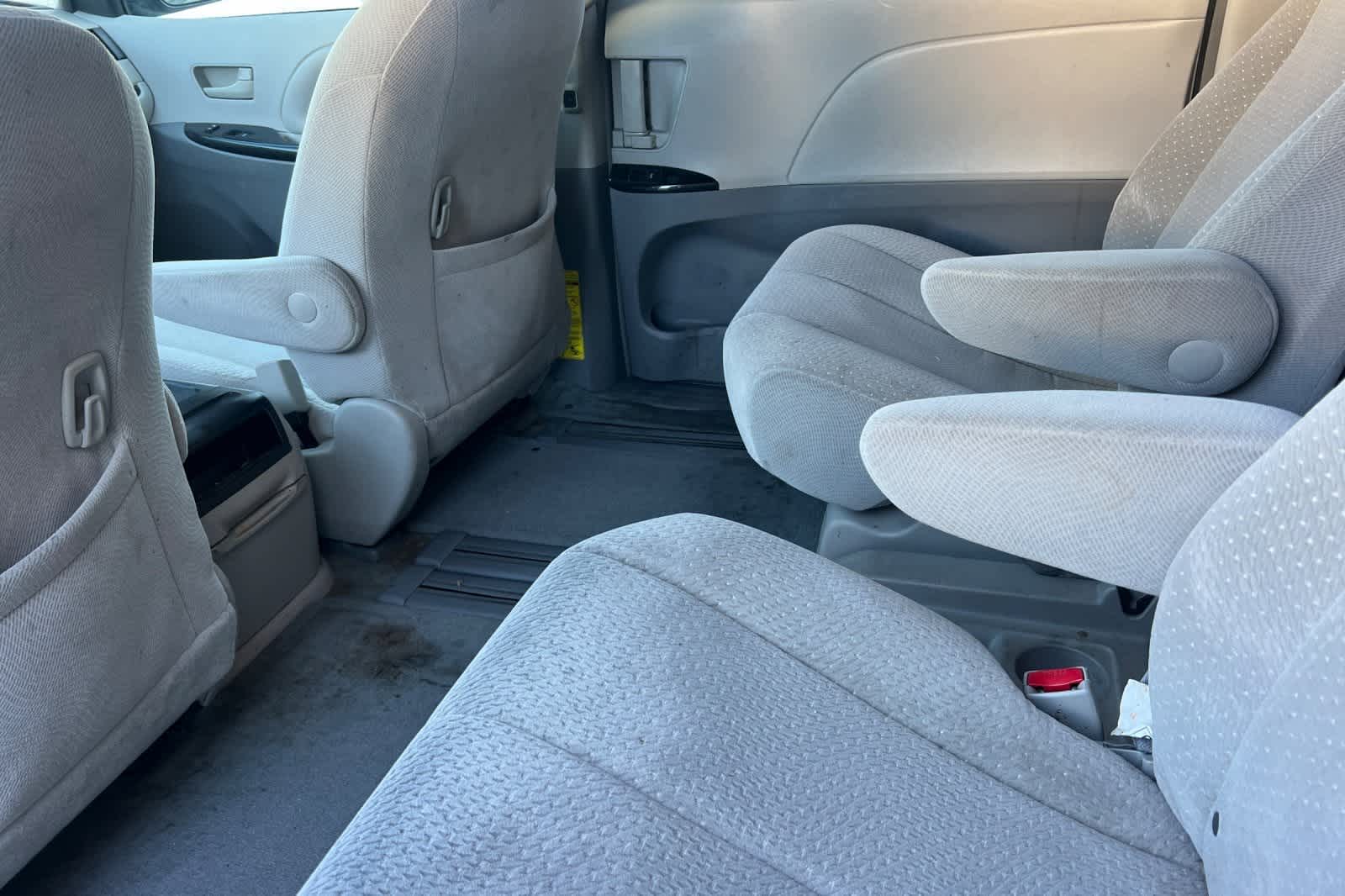 Thumbnail: 2014 Toyota Sienna - 5