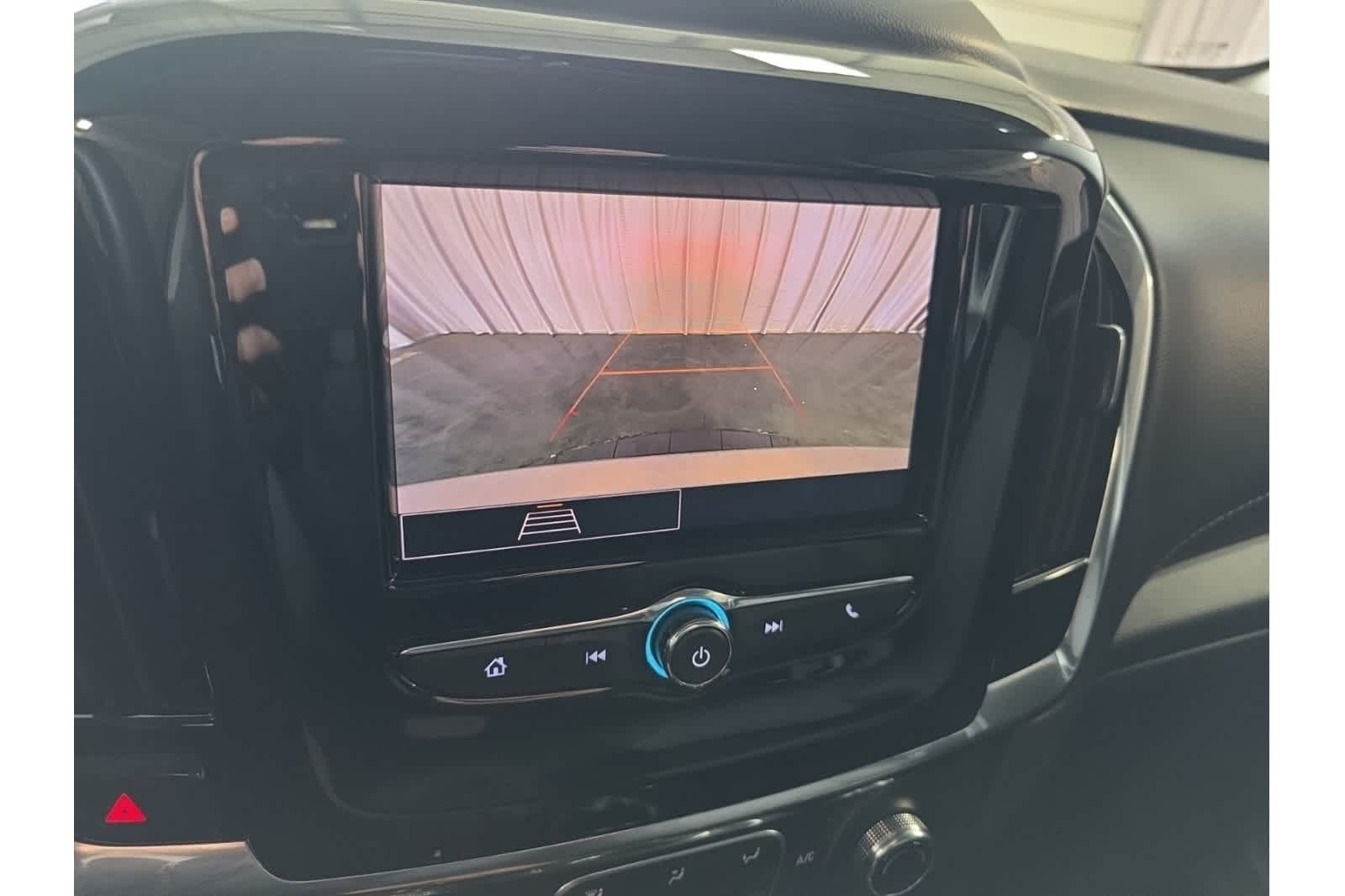 Thumbnail: 2020 Chevrolet Traverse - 27