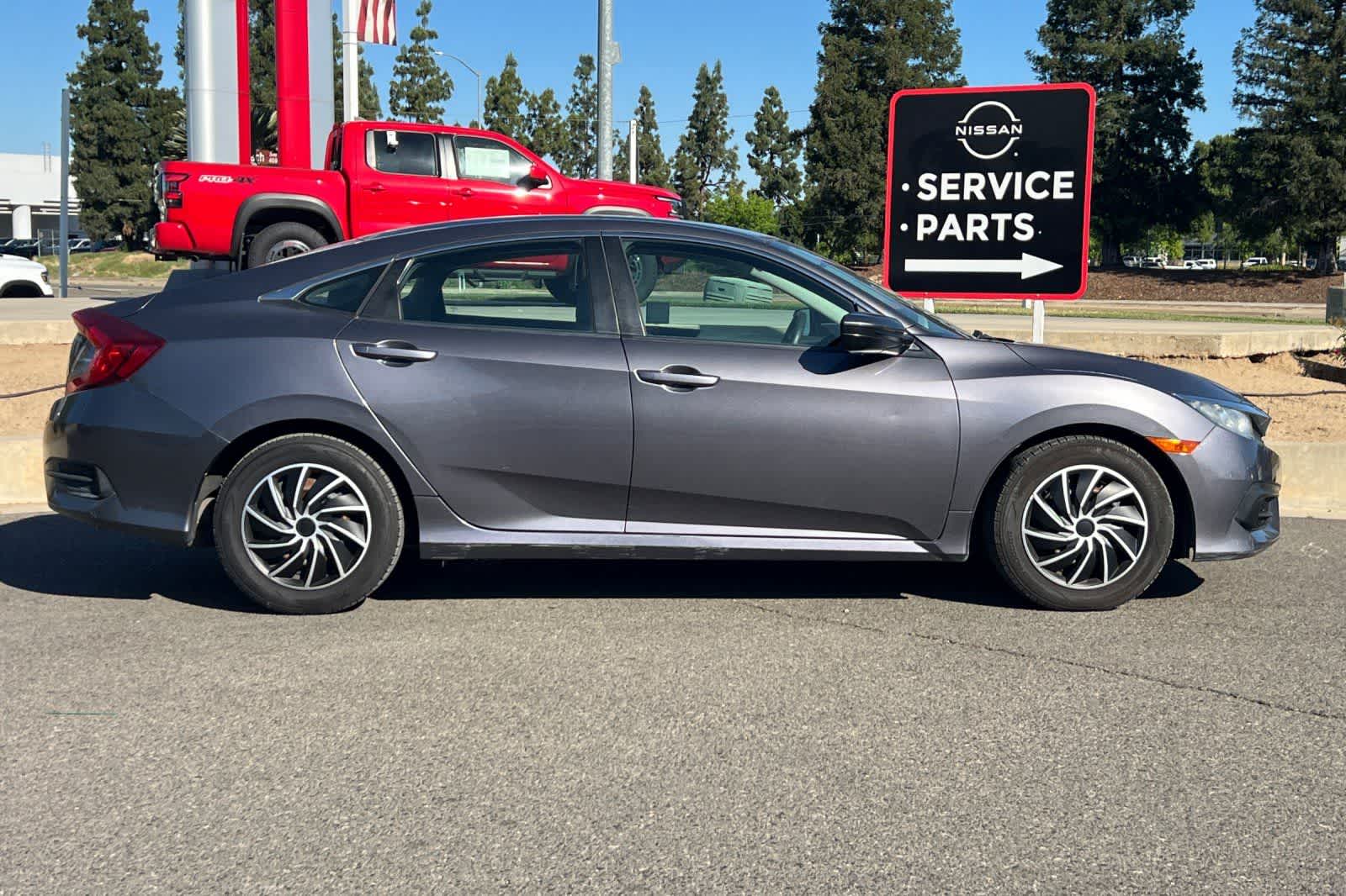 Thumbnail: 2016 Honda Civic - 9