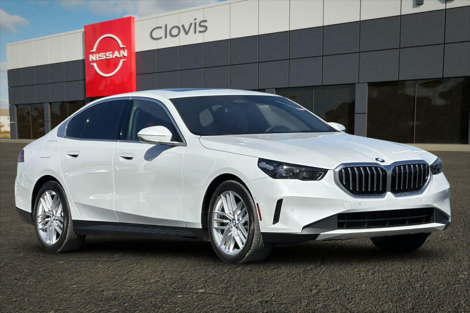 Thumbnail: 2024 BMW 5 Series - 10