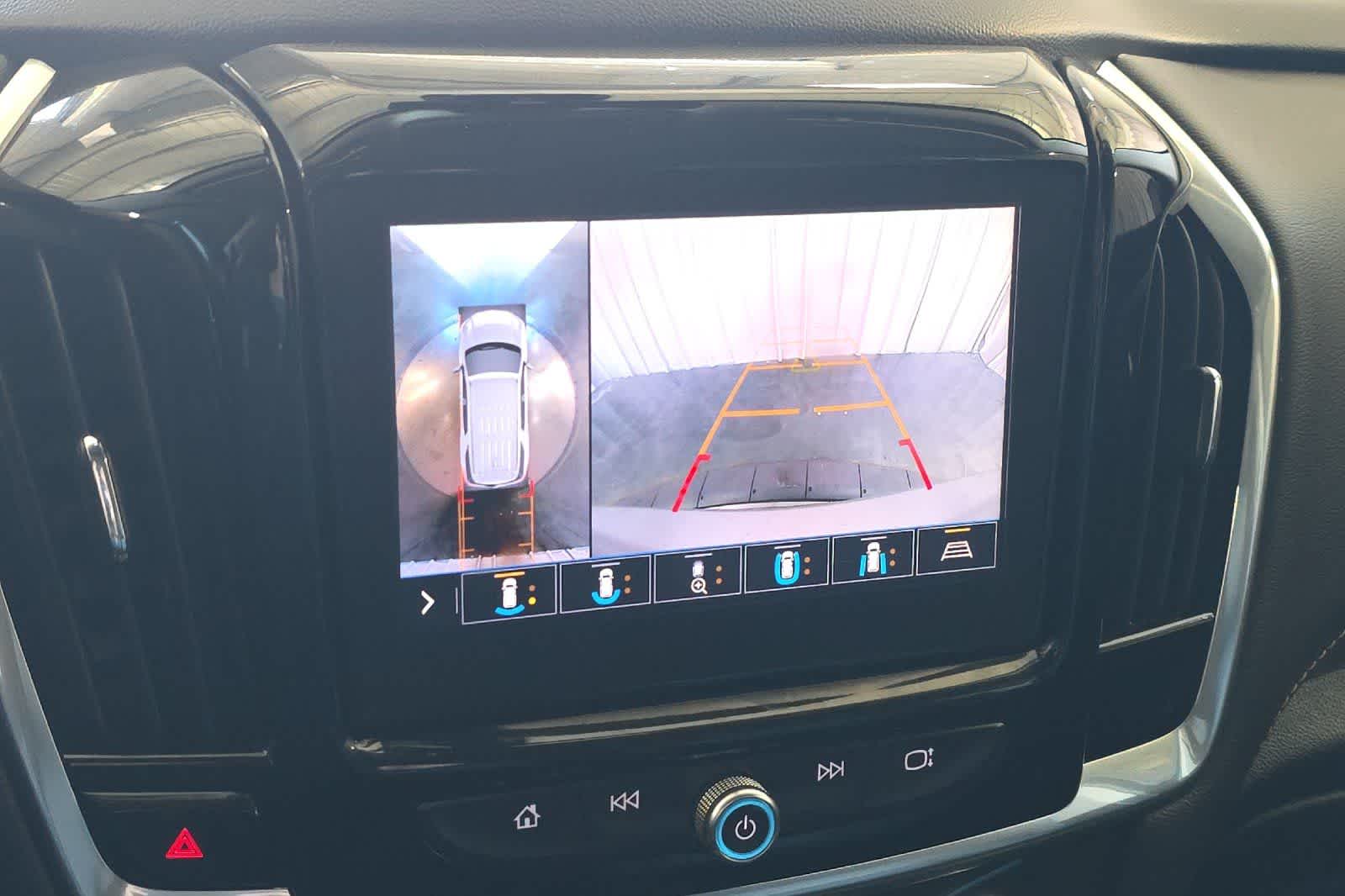 Thumbnail: 2020 Chevrolet Traverse - 21