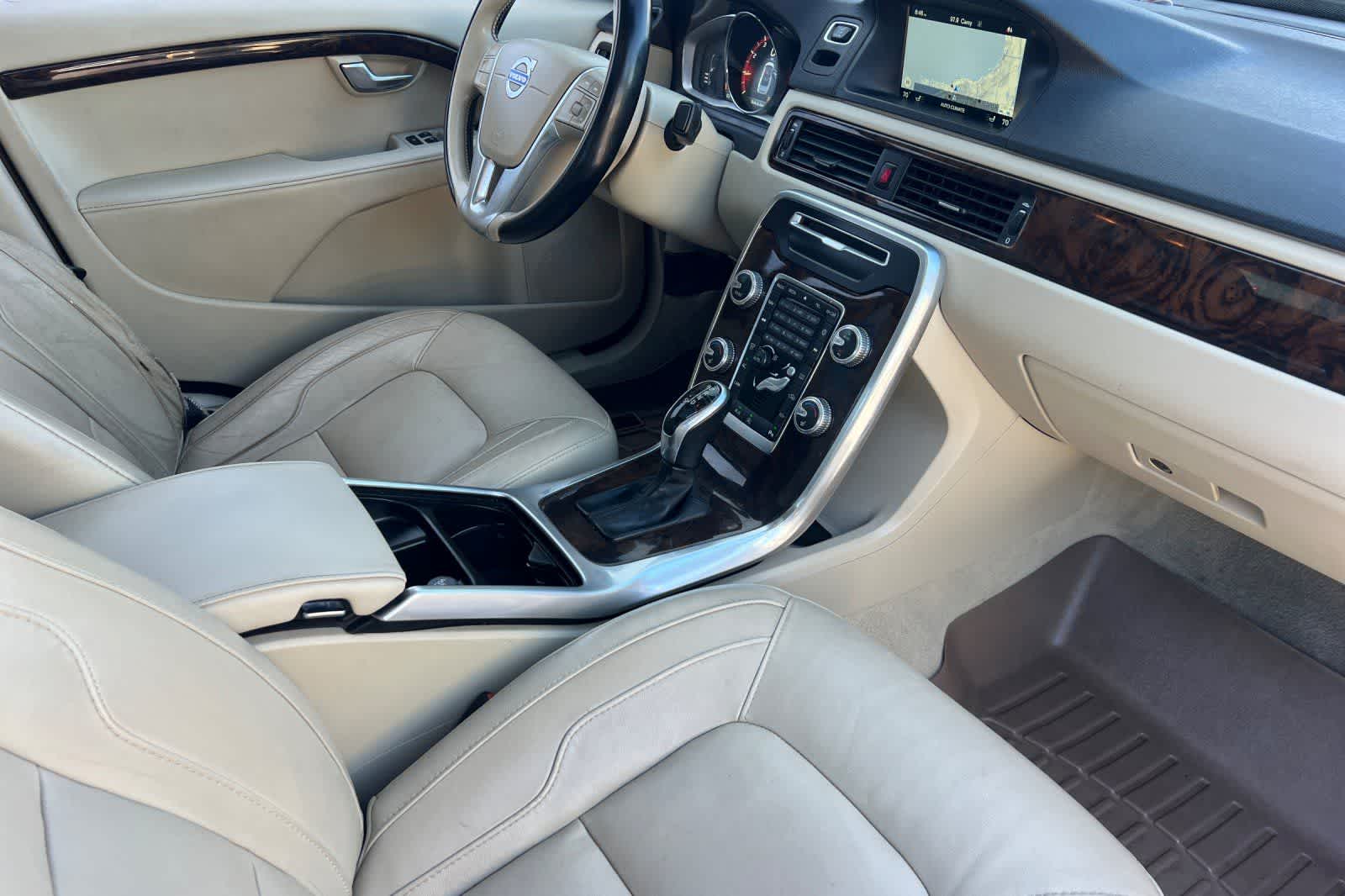 Thumbnail: 2015 Volvo S80 - 17