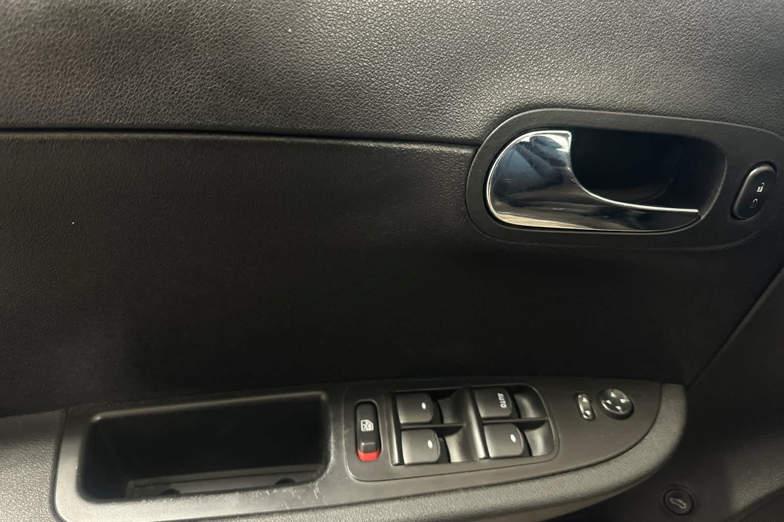 Thumbnail: 2010 Chevrolet Malibu - 15