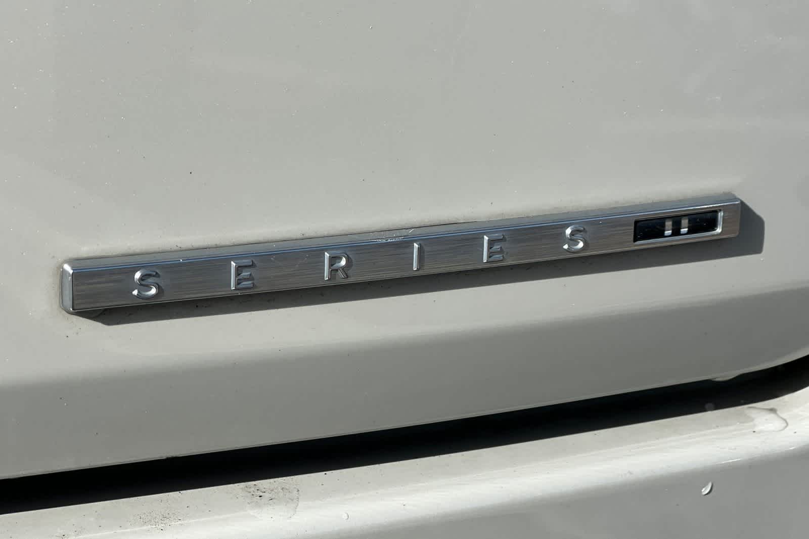 Thumbnail: 2022 Jeep Wagoneer - 17