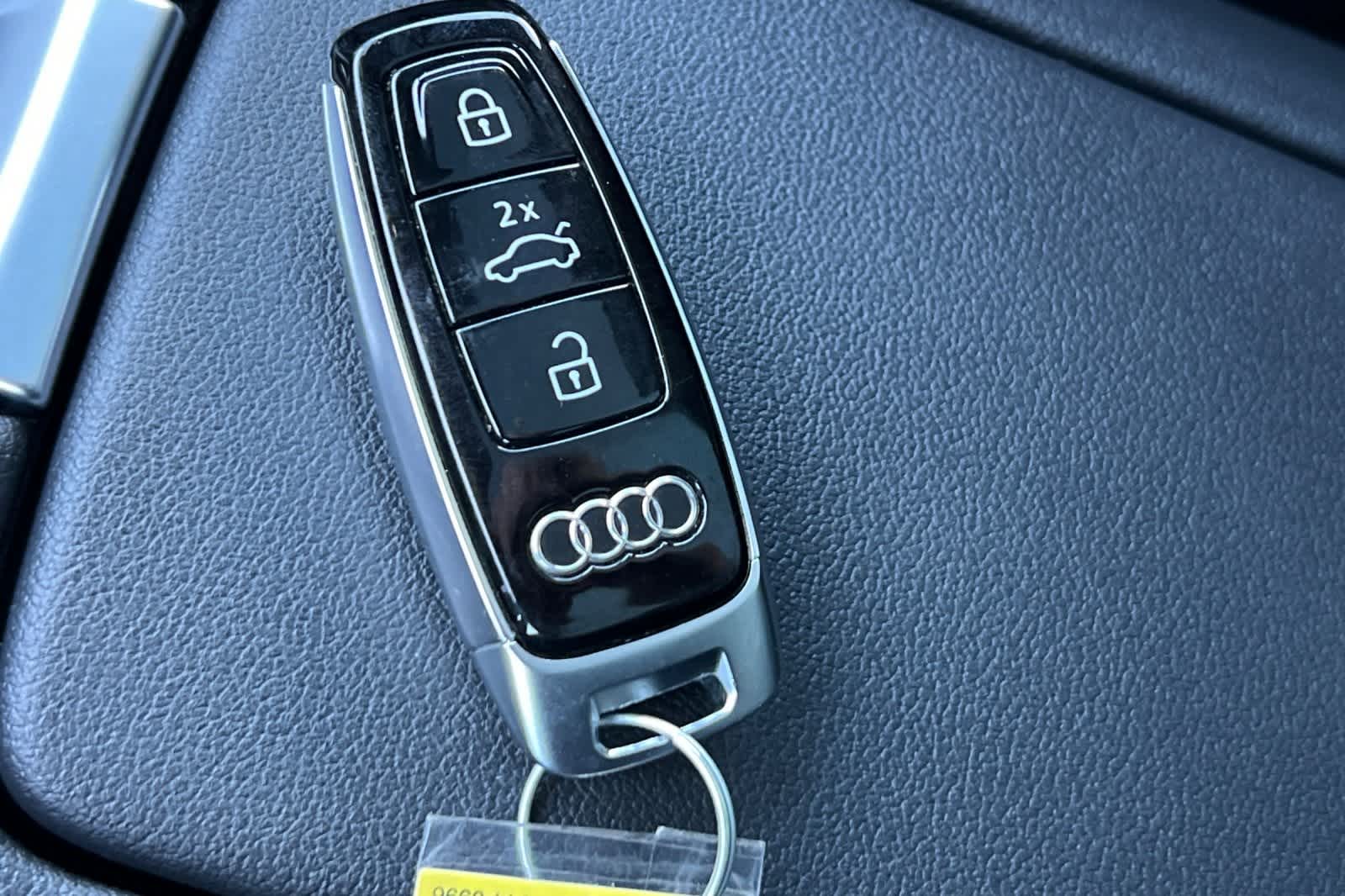 Thumbnail: 2023 Audi e-tron GT - 27