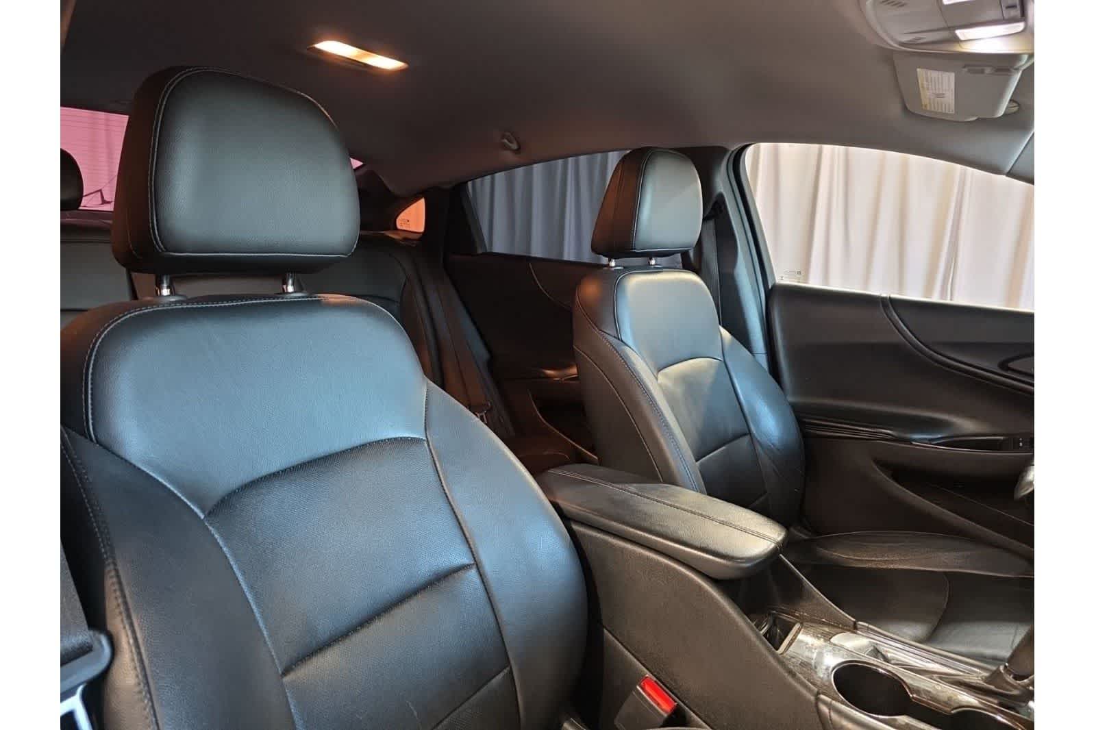 Thumbnail: 2017 Chevrolet Malibu - 12