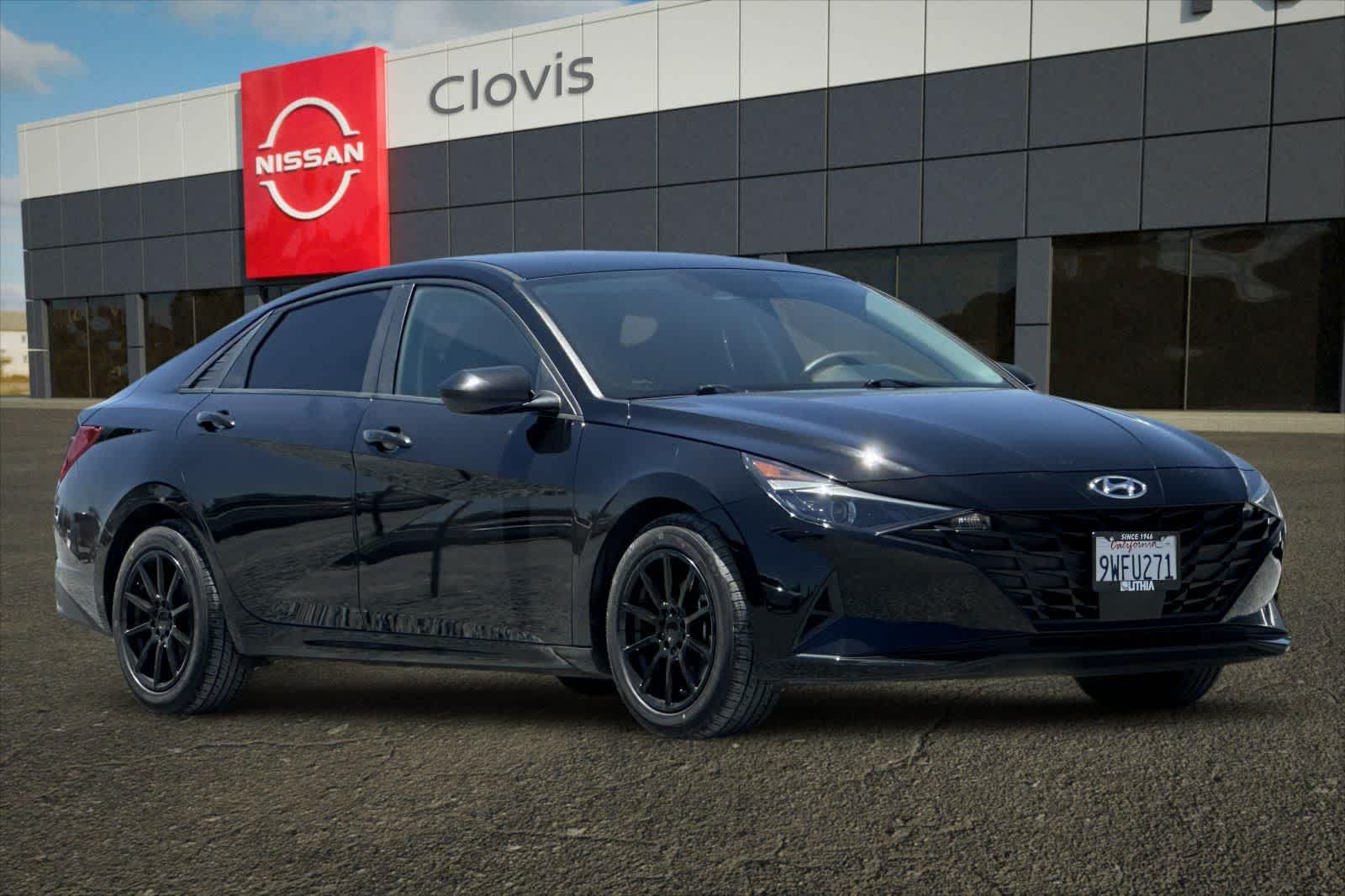 Thumbnail: 2022 Hyundai Elantra - 9