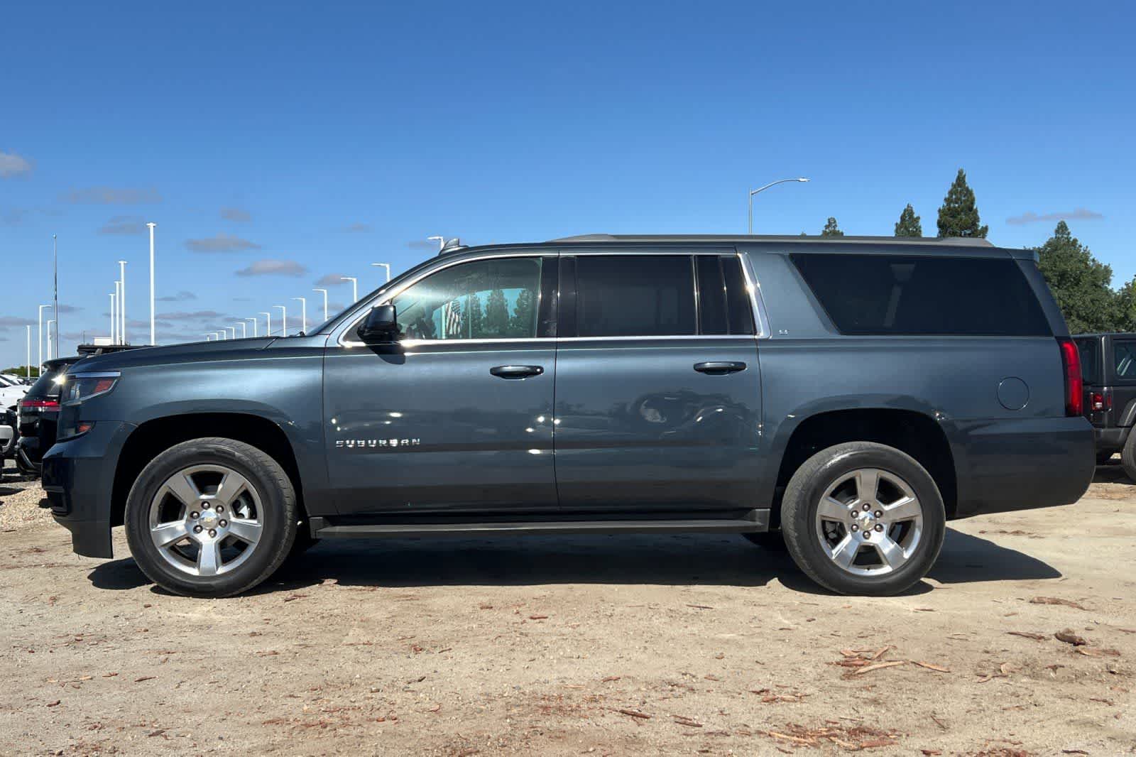 Thumbnail: 2019 Chevrolet Suburban - 6