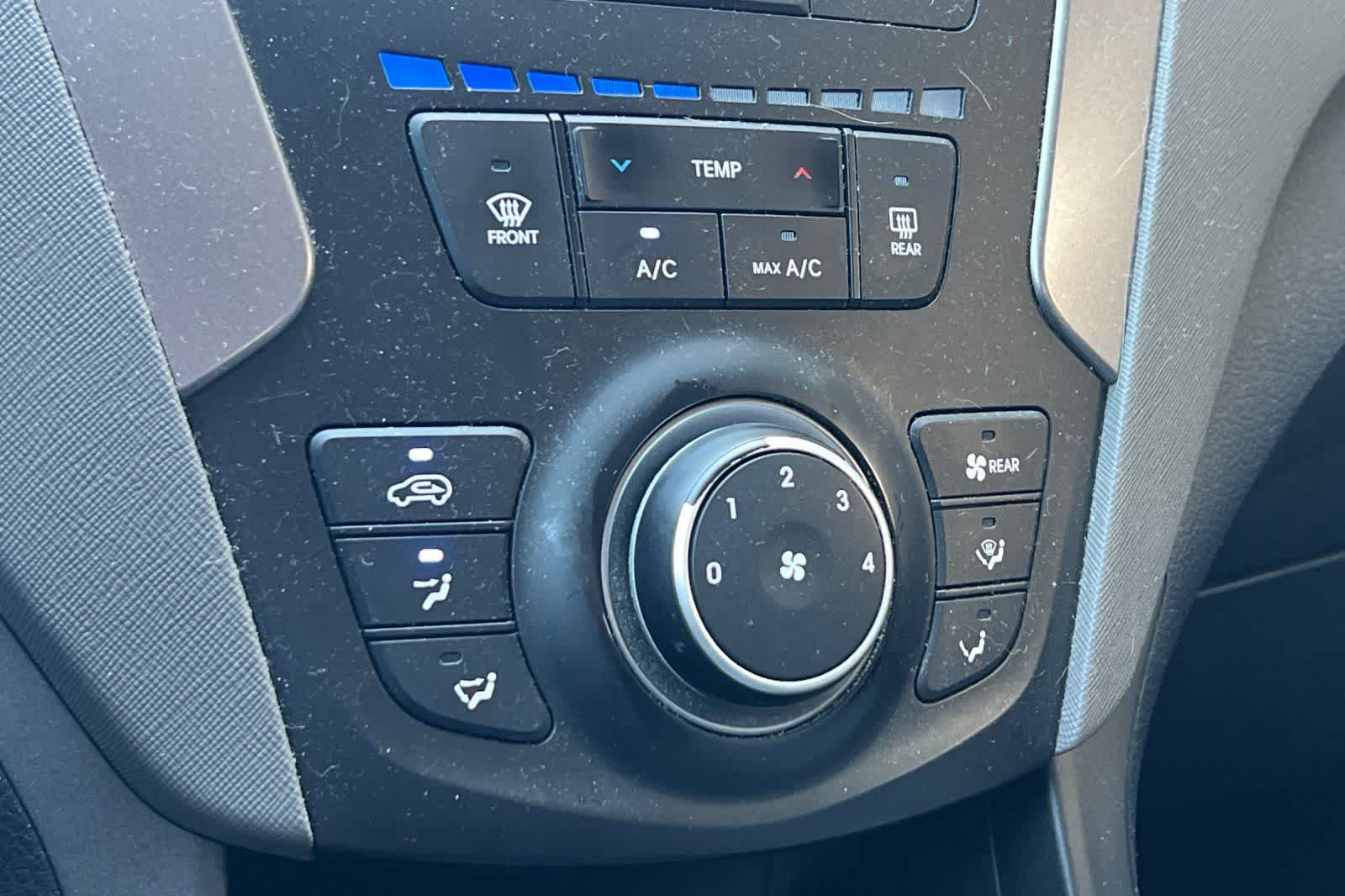 Thumbnail: 2014 Hyundai Santa Fe - 23