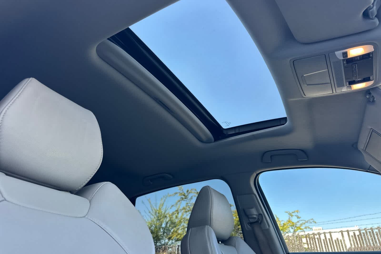 Thumbnail: 2019 Acura MDX - 19