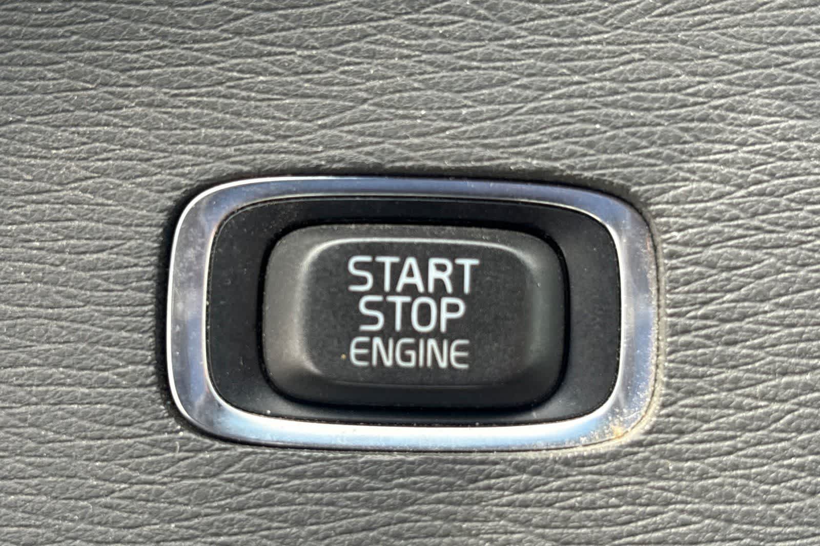 Thumbnail: 2018 Volvo V60 - 23
